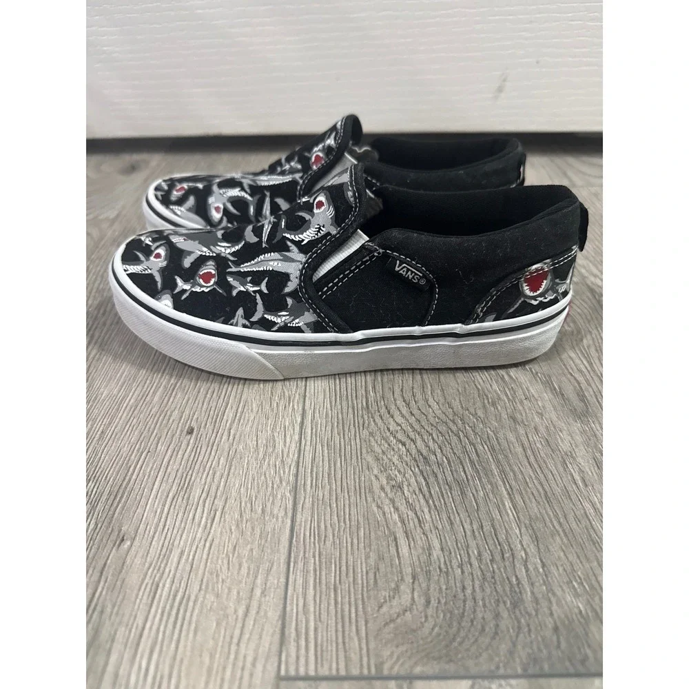 Vans Classic Slip-On Shark Bite‎ Black White Youth Size 3.0 Sneakers Shoes